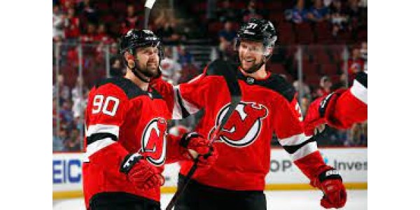 Jack Hughes skrev på ett åttaårigt avtal med New Jersey Devils
